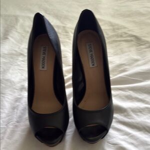 Steve Madden Black Peep Toe platform Heels